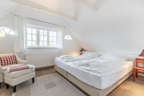 2 dormitorios, tabla de planchar con plancha, wifi y ropa de cama