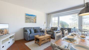 Fernseher, DVD-Player, Stereoanlage