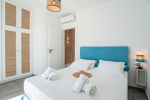 2 bedrooms, iron/ironing board, free WiFi, bed sheets - Villa 'Helen Luxury Mare' with Sea View, Wi-Fi and Air Conditioning (Naxos)
