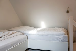 1 bedroom, iron/ironing board, WiFi, bed sheets - Westerhörn 46, Haus 2 App. 24 - Westerhörn 46 - Ruhig Gelegen Obergeschosswohnung (Sylt)