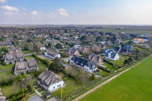 Unclassified image, 4 of 15, button