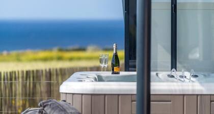 Ferienhaus "La Maison Des Gardiens De L'Océan" mit privatem Garten, privatem Whirlpool und WLAN
