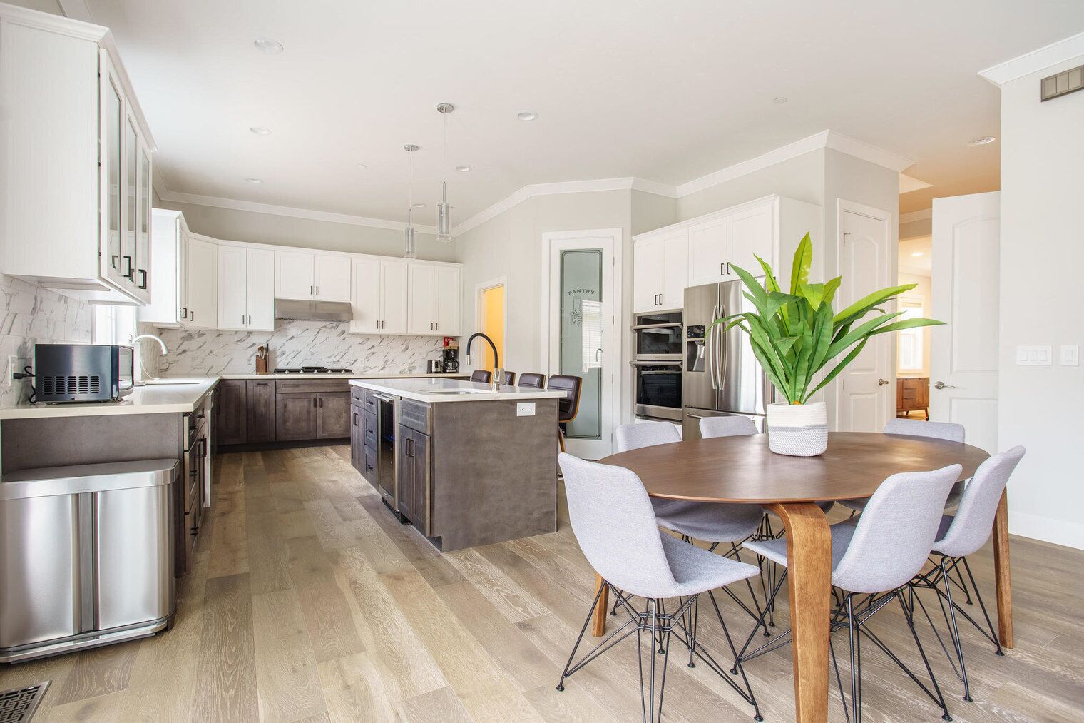 冰箱、微波炉、烤箱、炉灶