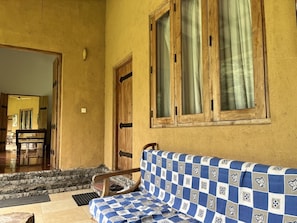 Property grounds - outdoor swimming pool with a picturesque garden for you to explore (Kurunegala)