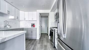 Fridge, microwave, oven, stovetop