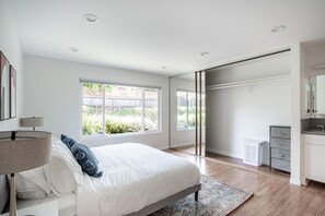 2 soverom, strykejern/-brett, wi-fi og sengetøy