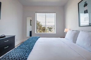 3 bedrooms, iron/ironing board, WiFi, bed sheets - Classic Potrero Hill 3BR w/ Balcony, near Breweries, by Blueground (San Francisco)