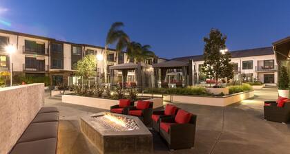 Cool Sunnyvale 2BR w/ Pool, Spa & Gameroom, nr Tech HQ, by Blueground