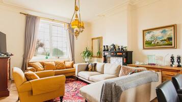 5 bedrooms