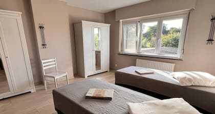 Beautiful House With 4 Bedrooms in Hees