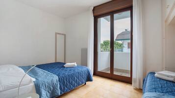 2 chambres, fer et planche Ă repasser, draps fournis