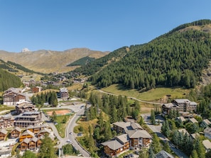 Aerial view - Apartment for 6 people with mountain views, a swimming pool and parking (Allos)