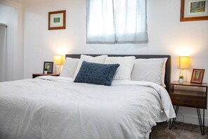 3 bedrooms, desk, iron/ironing board, free WiFi