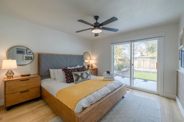 1 chambre, bureau, accès au Wi-Fi (inclus), literie fournie