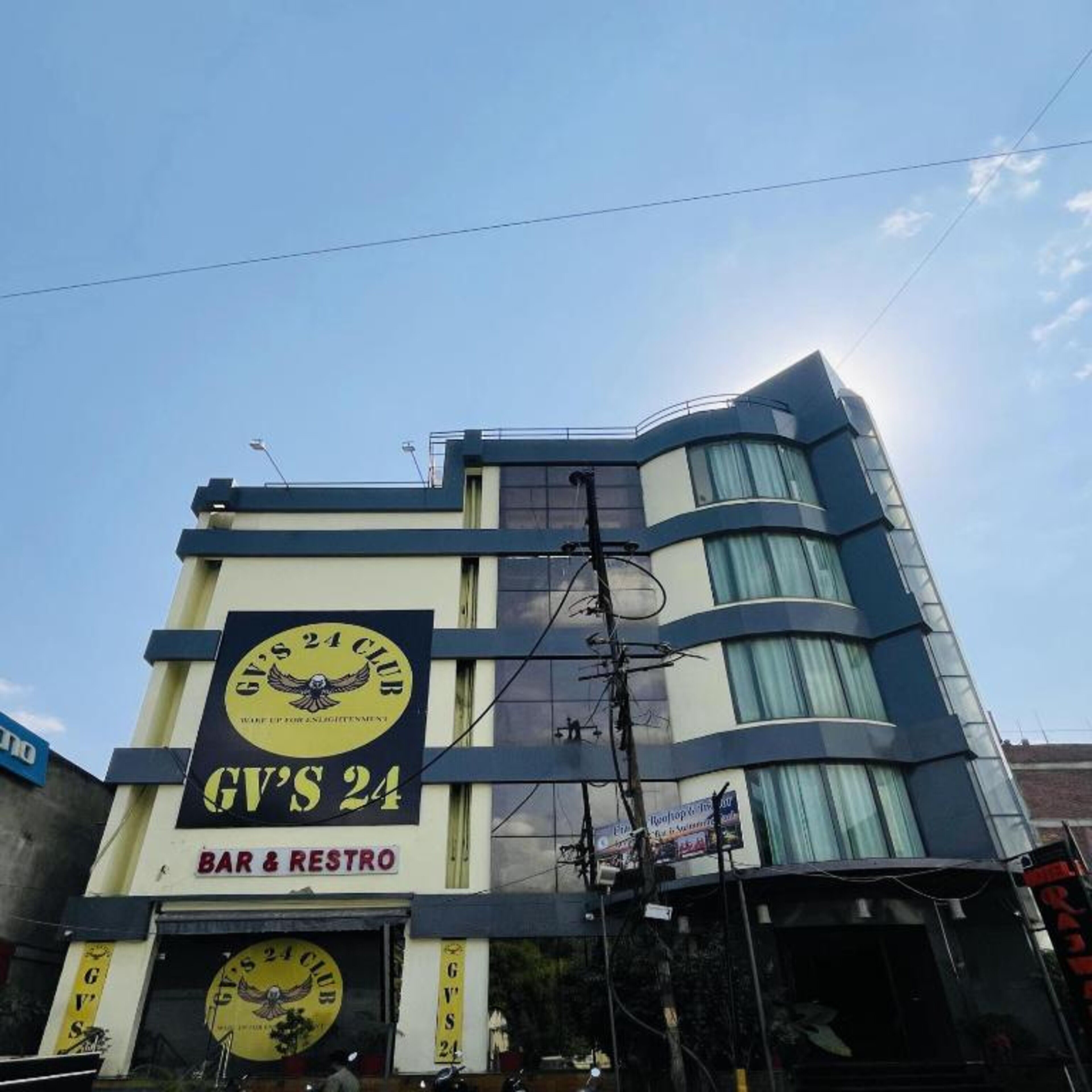 Foto - Hotel Rajwada Inn & Club