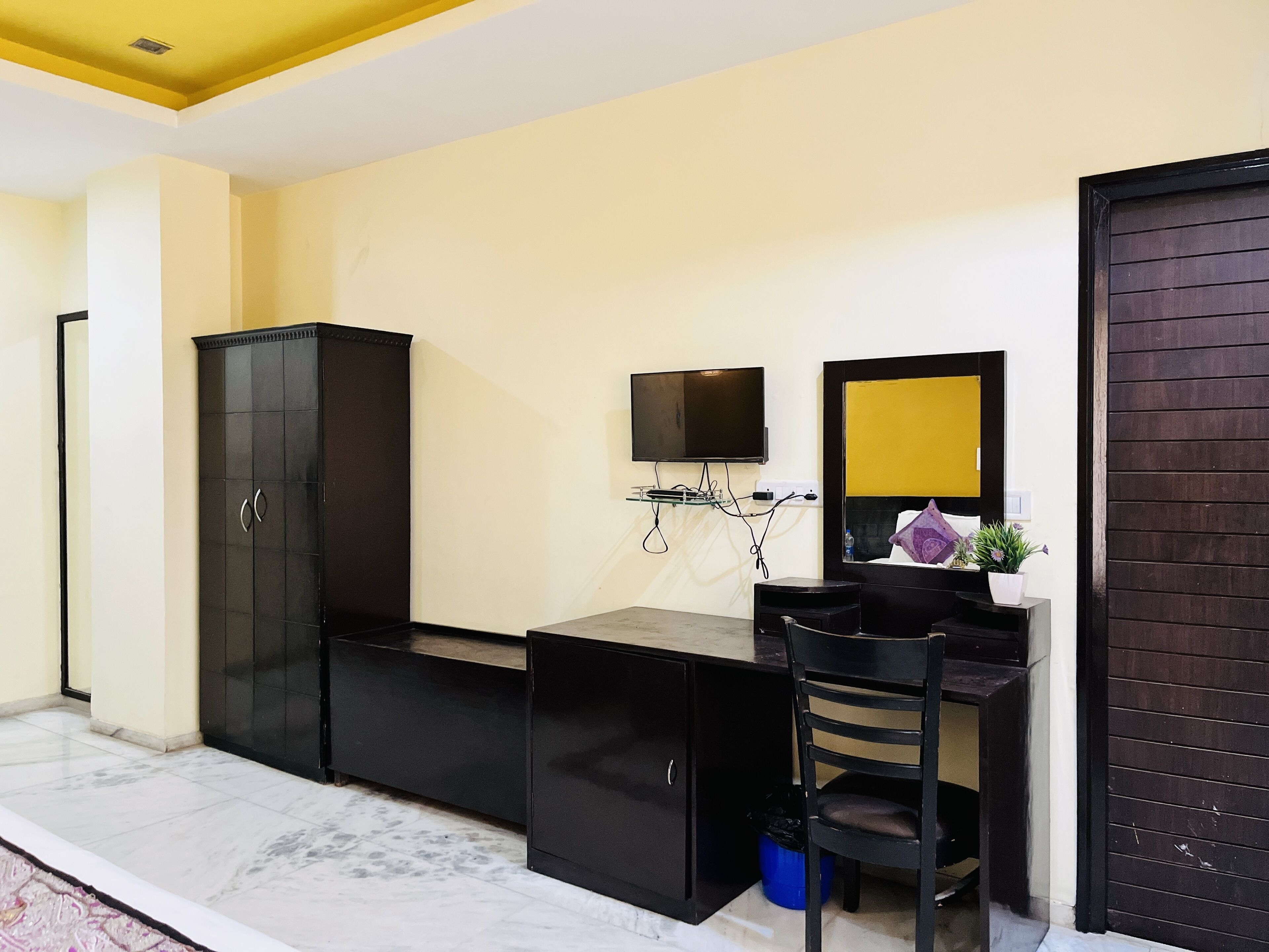 Foto - Hotel Rajwada Inn & Club