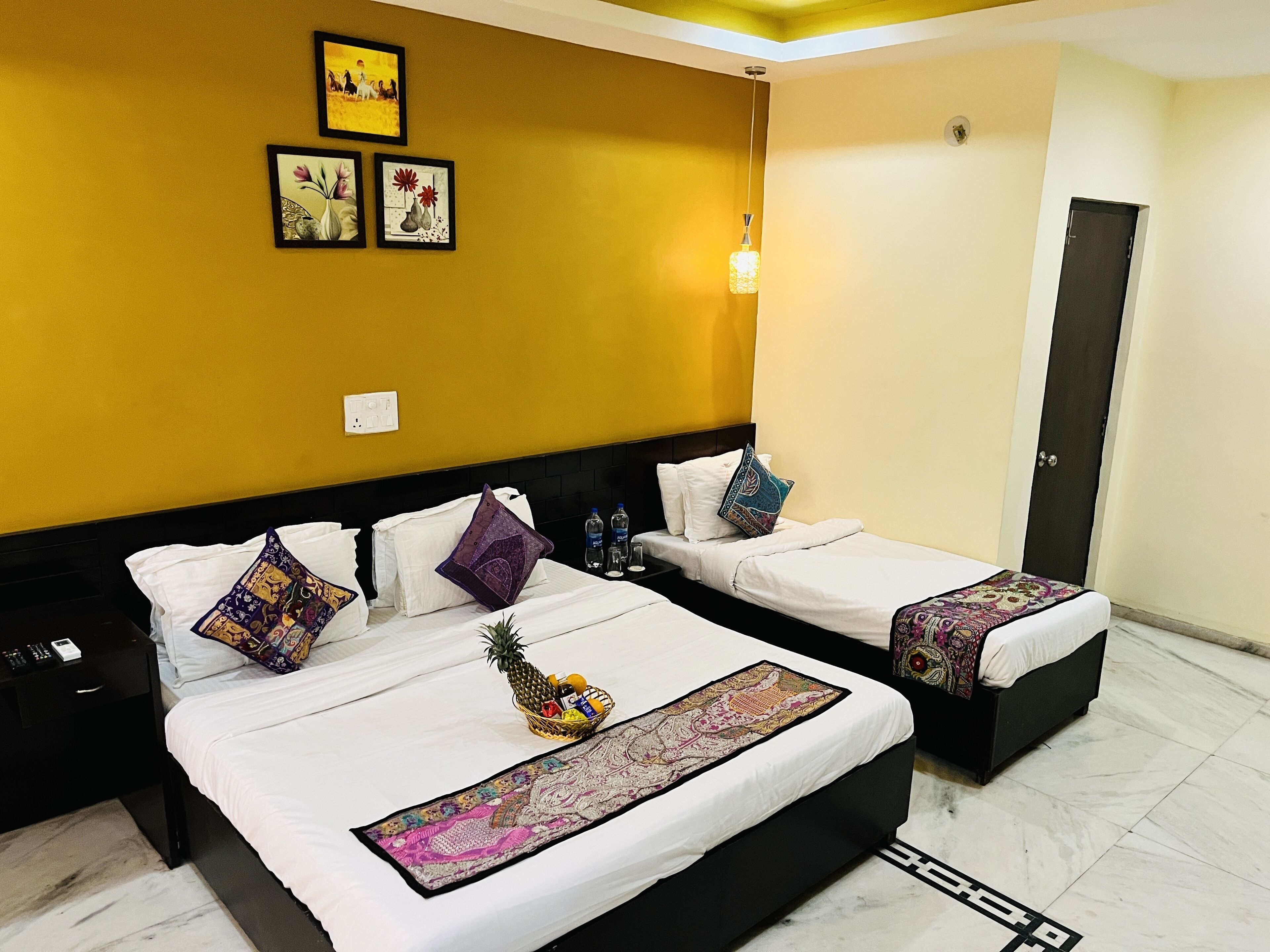 Foto - Hotel Rajwada Inn & Club