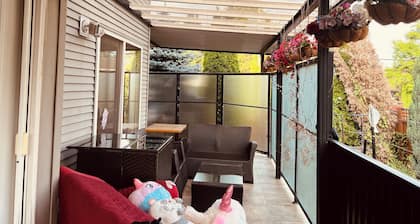 Vacation Rental Room in a Home
Private Bathroom
No Aircon