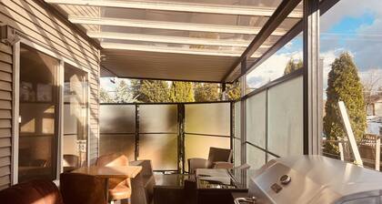 Vacation Rental Room in a Home
Private Bathroom
No Aircon