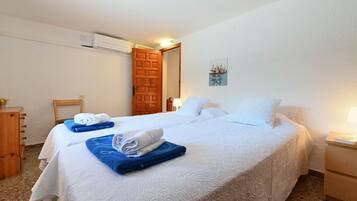 5 chambres, fer et planche Ă repasser, draps fournis