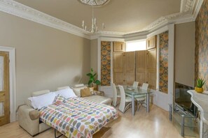 1 Schlafzimmer, Schreibtisch, Bügeleisen/Bügelbrett, WLAN