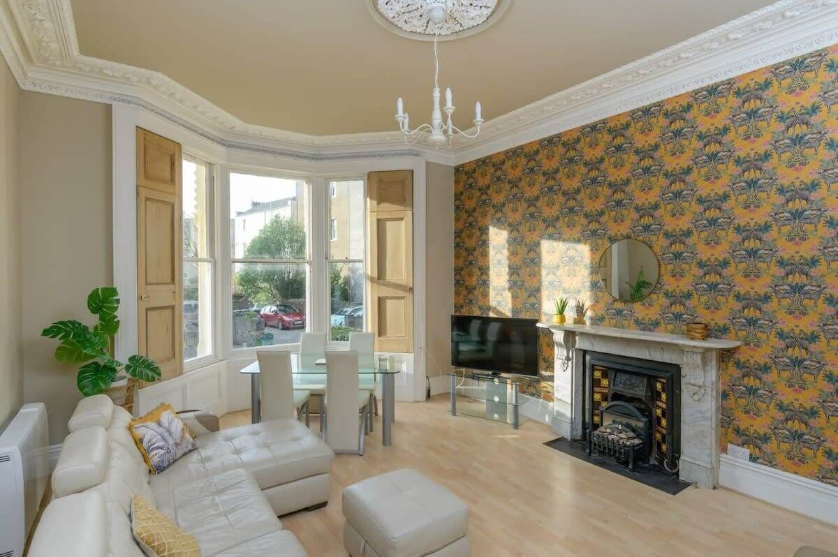 TV, fireplace, stereo, offices