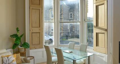 Gorgeous Apartment Seconds from Seafront, Clevedon