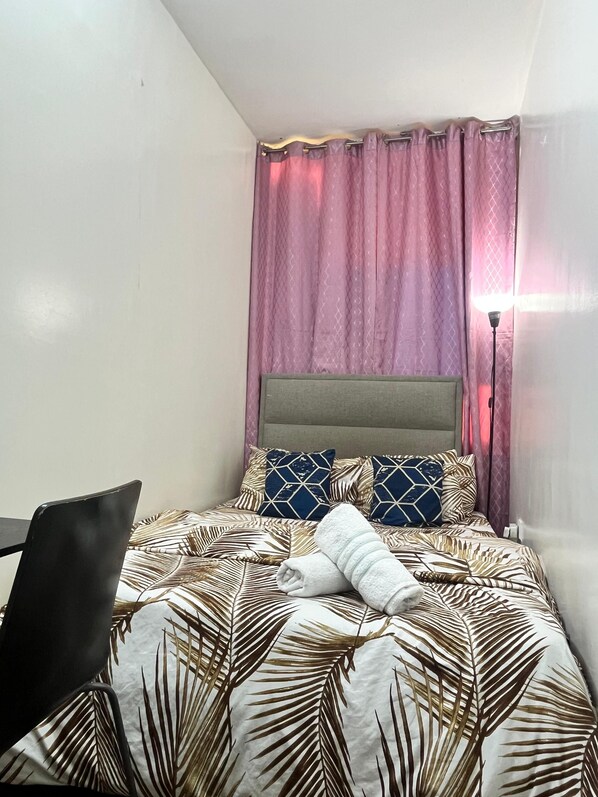 1 chambre, fer et planche à repasser, Wi-Fi, draps fournis