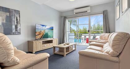 3-Bed with Alfresco Dining & Pool in Batemans Bay