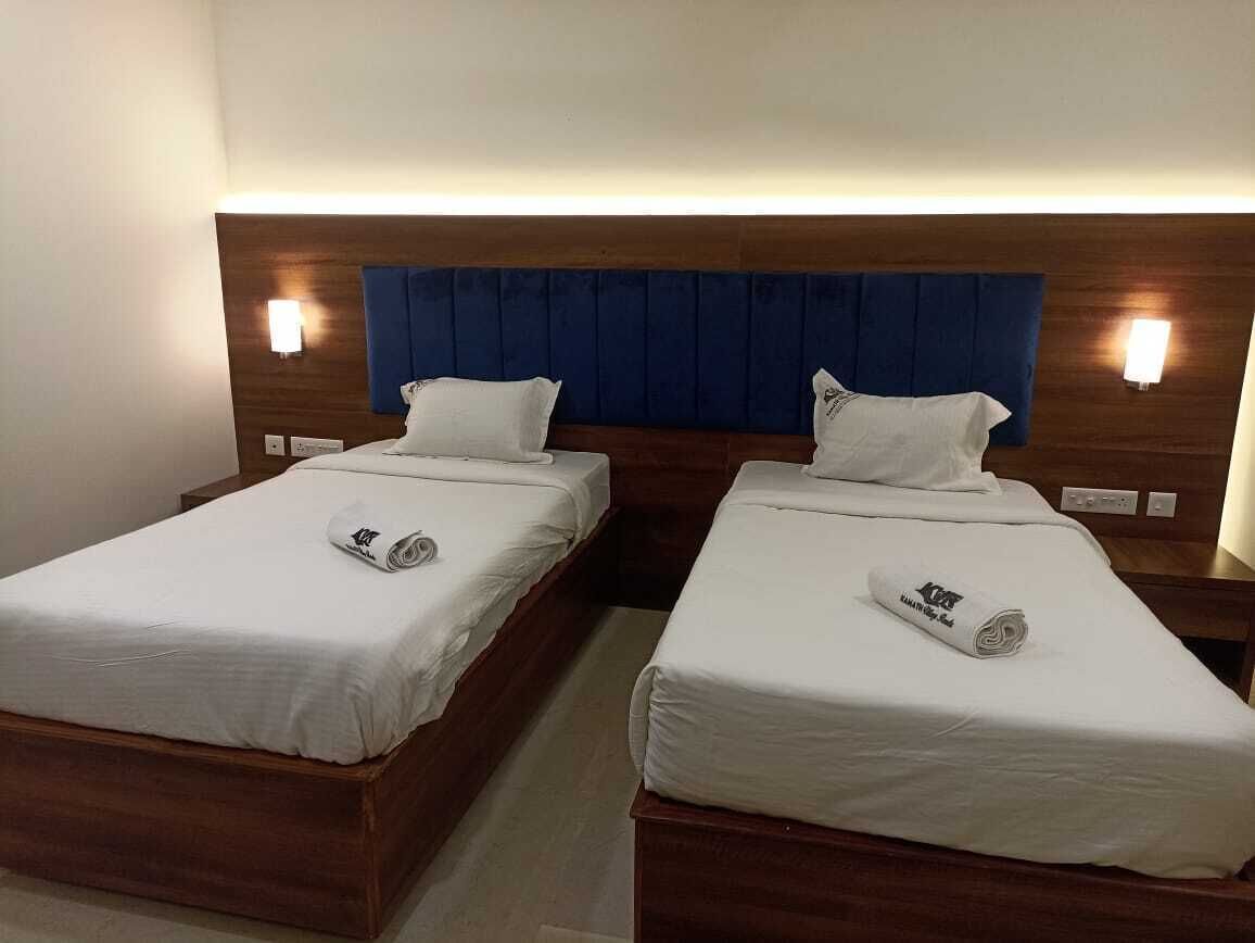 Standard Room | 1 bedroom, in-room safe, soundproofing, iron/ironing board