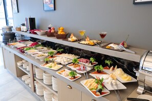 Free daily buffet breakfast - Silver İnn Spa (Bolu)