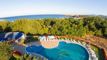 Seasonal outdoor pool