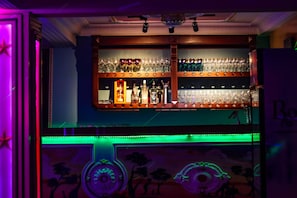 Bar (on property) - Hôtel The Place (Yaoundé)