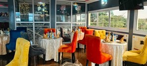 Restaurant - Hôtel The Place (Yaoundé)