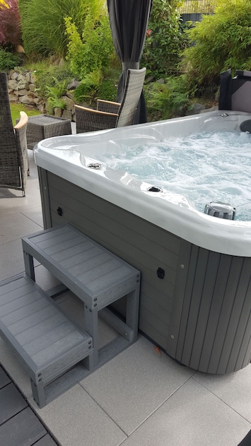 Bain à remous extérieur