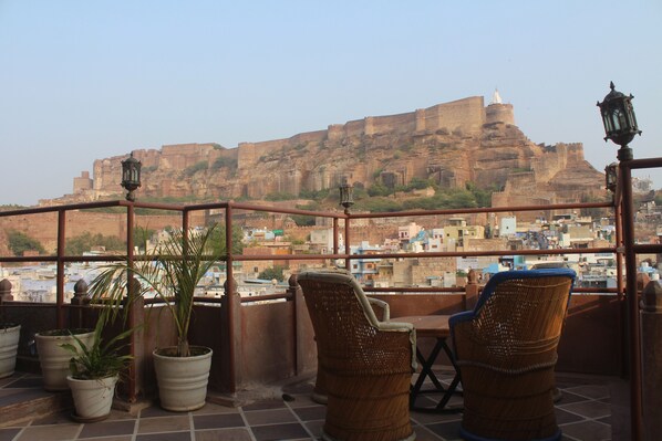 مطعم