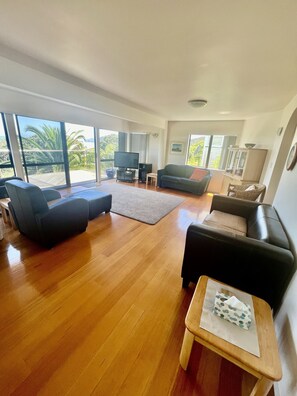Living area - Pure New Zealand Pure Beachfront (Coopers Beach)