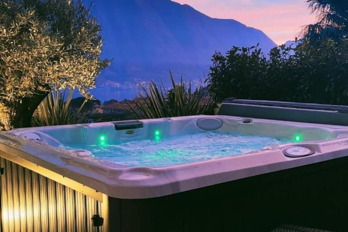 Deluxe Mini Suite with Jacuzzi | Ropa de cama de alta calidad, camas con pillow-top y minibar