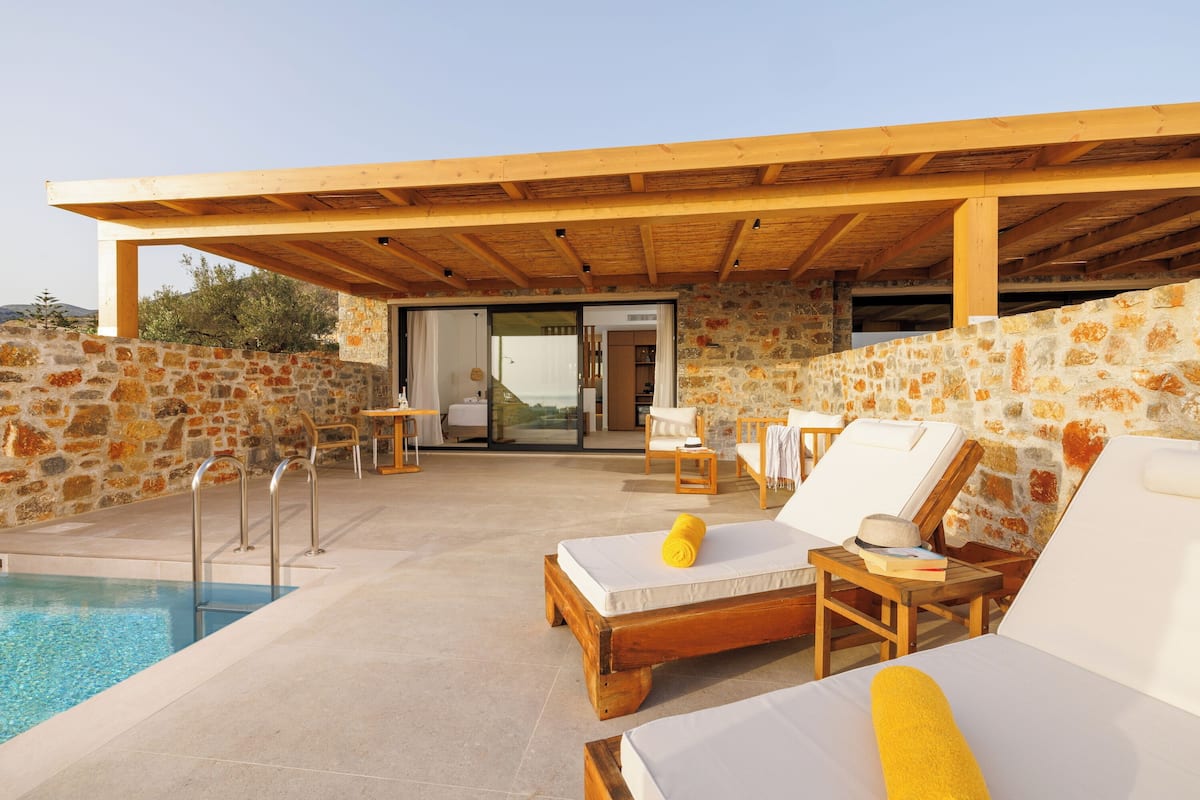 Deluxe Junior Suite, Private Heated* Pool, Sea View | Terrace/patio