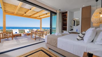 Deluxe Two-Storey Suite, Private Heated* Pool, Sea View | 2 ห้องนอน, เครื่องนอนระดับพรีเมียม, เตียงพร้อมฟูกเสริมที่นอน, มินิบาร์