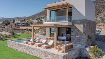 Deluxe Two-Storey Suite, Private Heated* Pool, Sea View | Premium bedding, pillowtop beds, minibar, in-room safe