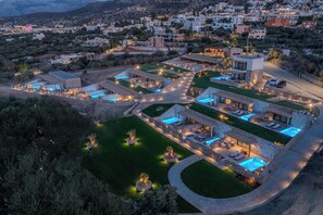Front of property - Deos Luxury Suites (Hersonissos)