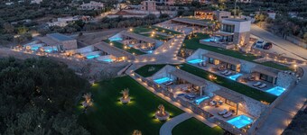 Deos Luxury Suites