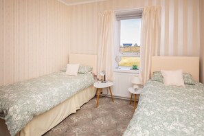 Cottage, 3 Bedrooms - 27 Garenin (Isle of Lewis)