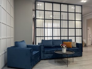 Smart TV - Rooftop City View 2-Bedroom Apartment in the heart of Yerevan by Sweet Home (Yerevan)