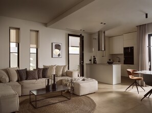 Smart TV, ping pong, books, stereo - Vorto Luxury Villa I, with Pool & Movie Screen (Agrilia)