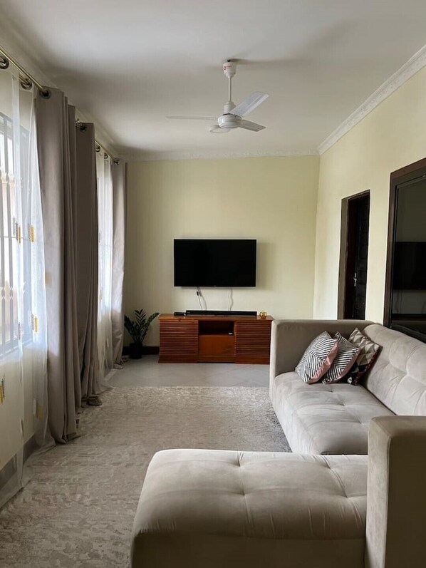 Living area - dahuu's home (Dar es Salaam)