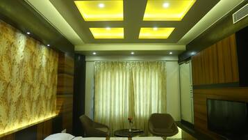 Executive Room | Rollaway beds, free WiFi, bed sheets