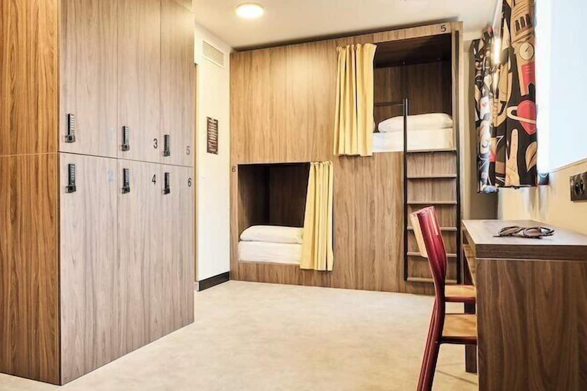 1 habitación, decoración personalizada y muebles diferentes