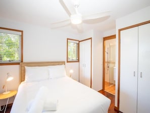 3 bedrooms, free WiFi, bed sheets